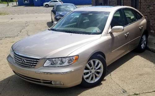 2008 Hyundai Azera Limited - Low Miles Gold Moonroof Loaded Mags for sale in New Castle, PA
