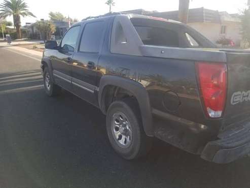 Chevy Avalanche V8 - cars & trucks - by owner - vehicle automotive... for sale in Phoenix, AZ