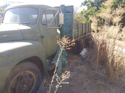 1952 International L-160 series dually flatbed for sale in Stockton, CA