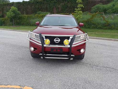 2015 nissan pathfinder platinum with low miles 55k for sale in Milwaukee, IL