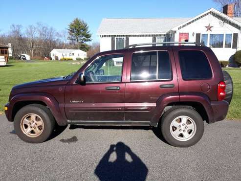 Jeep Liberty 2004 - cars & trucks - by owner - vehicle automotive sale for sale in Longmeadow, MA