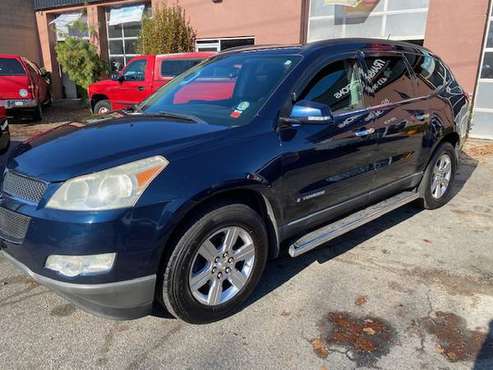 Chevy Traverse AWD - cars & trucks - by owner - vehicle automotive... for sale in Hicksville, NY