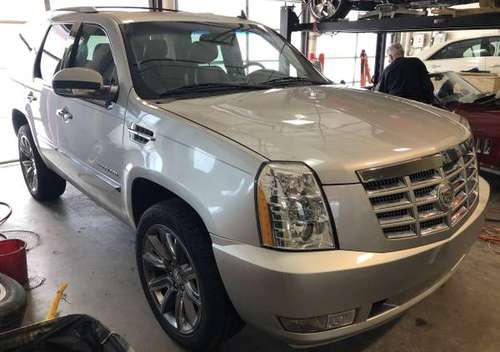 2011 Cadillac Escalade Premium AWD NO RUST EVER - cars & trucks - by... for sale in Chaska, MN