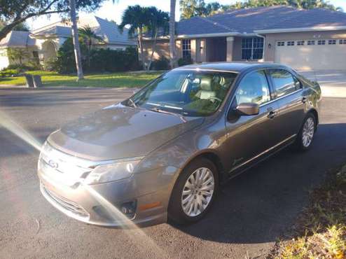 Ford Fusion Hybrid - cars & trucks - by owner - vehicle automotive... for sale in Fort Myers, FL