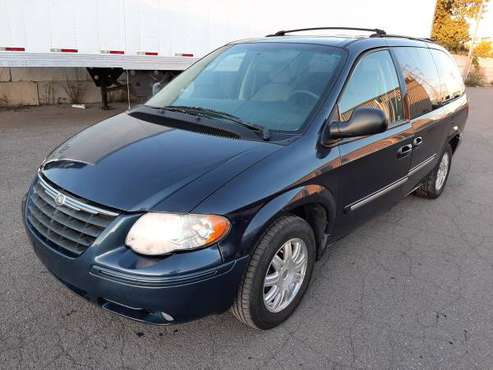 2007 Chrysler Town and Country for sale in Canton, MI