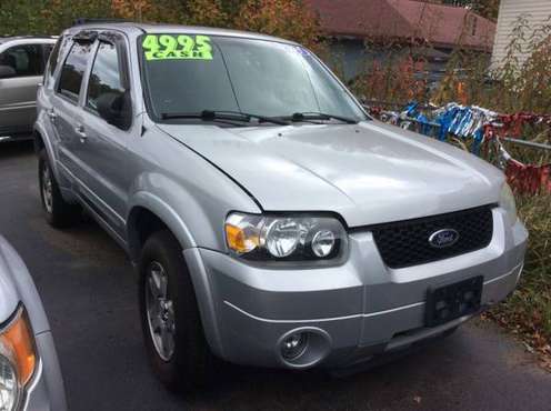 2005 FORD ESCAPE UP FOR SALE ONLY 96K MILES!!!!! for sale in WHITMAN, RI