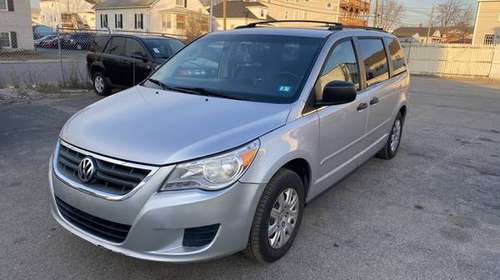 2009 Volkswagen VW Routan S Minivan*Same as Grand... for sale in Manchester, MA