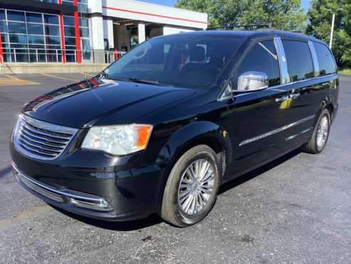 Accident Free! 2014 Chrysler Town & Country Touring L! Loaded! -... for sale in Ortonville, MI
