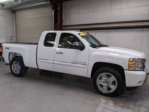 2011 Chevrolet Silverado 1500, 4WD, ExtCab, Tow Package!!! for sale in Madera, CA