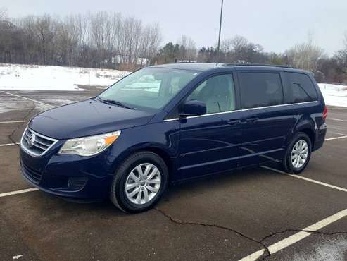 2014 Volkswagen Routan SE - Loaded and Gorgeous! Completed for sale in Burnsville, MN