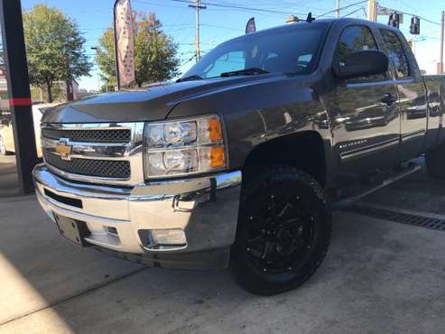 2013 Chevrolet Chevy Silverado LT 4x4 EXtra Clean!! - cars & trucks... for sale in Tallahassee, FL
