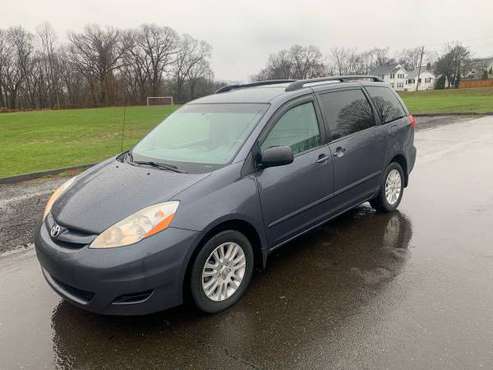 2009 Toyota Sienna LE - cars & trucks - by owner - vehicle... for sale in West Haven, CT