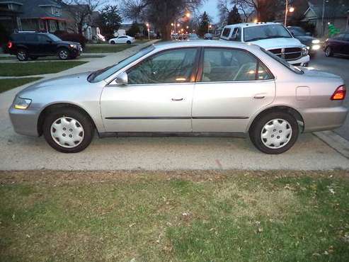 1998 HONDA ACCORD 4CYL - cars & trucks - by owner - vehicle... for sale in Elmwood Park, IL