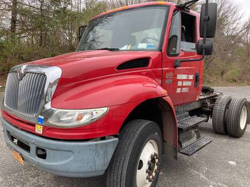 2005 International Day Cab Semi for sale in Central Islip, NY