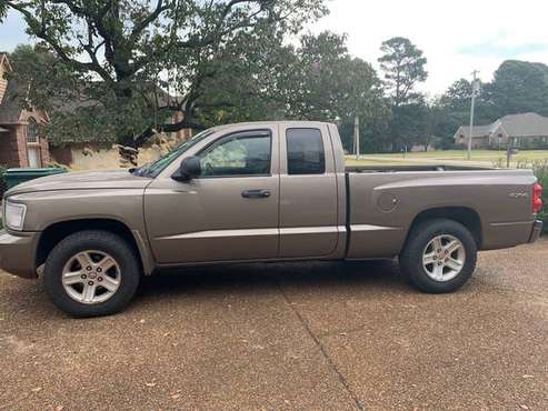 PRICE REDUCED! 2010 Dodge Dakota 4WD EX Cab Big Horn LOW MILES! for sale in Southaven, TN