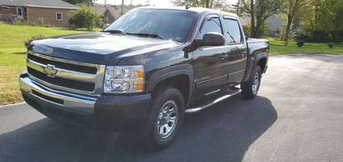 2009 Chevrolet Silverado 1500 Crew Cab - Financing Available! for sale in Grandview, MO