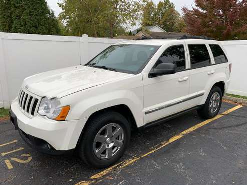 2010 Jeep Grand Cherokee Laredo 4WD - cars & trucks - by owner -... for sale in Bettendorf, IA