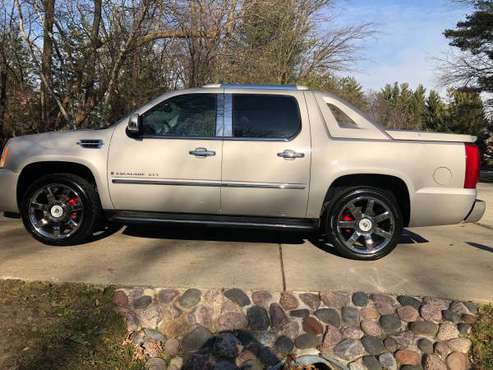 2008 Cadillac Escalade EXT - cars & trucks - by owner - vehicle... for sale in Lake Zurich, IL
