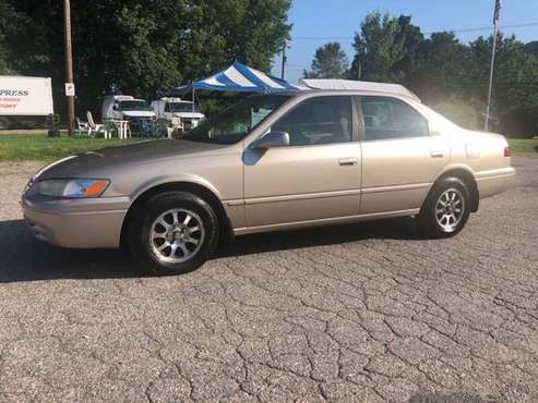 1998 TOYOTA CAMRY LE - cars & trucks - by dealer - vehicle... for sale in Danbury, NY