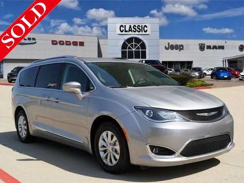 2018 Chrysler Pacifica Touring L for sale in Arlington, TX