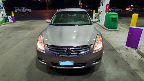 2012 Nissan Altima for Sale - cars & trucks - by owner - vehicle... for sale in Skokie, IL