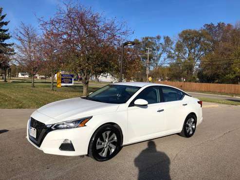 2020 NISSAN ALTIMA 2.5 S LIKE NEW 30K MILES BACKUP CAMERA 35 MPG HWY... for sale in Madison Heights, MI