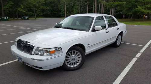 2011 MERCURY GRAND MARQUIS LS - cars & trucks - by owner - vehicle... for sale in Grand Rapids, MN