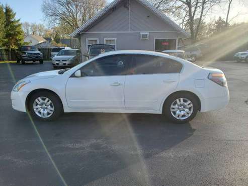 NICE 2010 NISSAN ALTIMA 2.5 S - cars & trucks - by dealer - vehicle... for sale in Oshkosh, WI