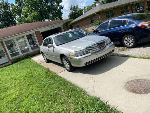 2003 Lincoln Town Car - cars & trucks - by owner - vehicle... for sale in Plainfield, IN