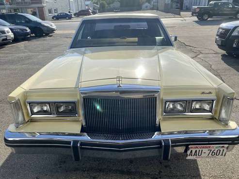 1981 Lincoln Towncar - cars & trucks - by owner - vehicle automotive... for sale in STURGEON BAY, WI