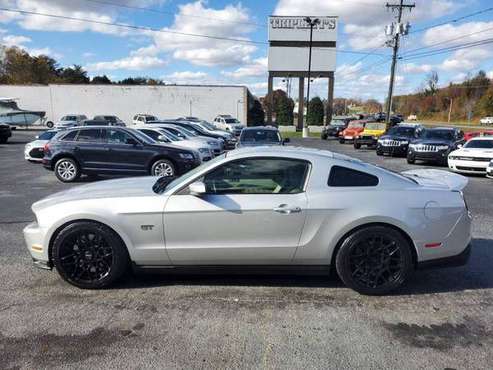 2010 FORD MUSTANG GT--FASTBACK--MANUAL--71K MILES--SILVER - cars &... for sale in Lenoir, SC