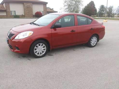 Nissan Versa, Only 18K Miles, Runs Great-Like New, CD, ColdAC - cars & for sale in Monee, IL