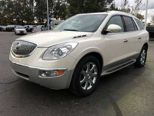 AWD! 2008 Buick Enclave CXL! Loaded! 3rd Row! for sale in Ortonville, MI