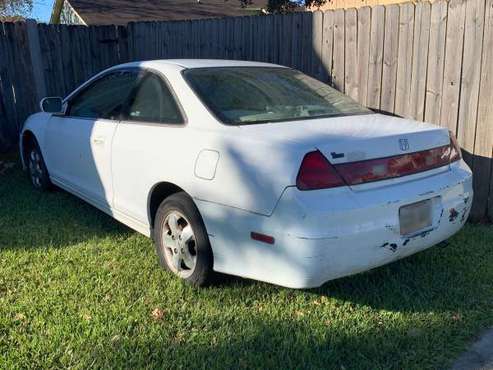 Honda Accord, needs battery $1,600 negotiable - cars & trucks - by... for sale in New Orleans, LA
