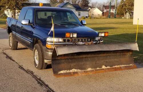 2000 Chevy 2500 HD Extended Cab Truck with Plow - cars & trucks - by... for sale in Arlington, WI, WI