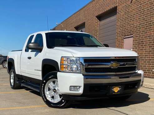 2008 CHEVROLET SILVERADO 1500 LT EXTENDED CAB / 4X4 / SUPER NICE!!!... for sale in Omaha, IA