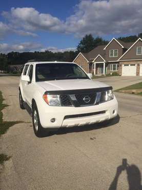 2006 Nissan Pathfinder LE 4 x 4 for sale in Saint Mary Of The Woods, IN