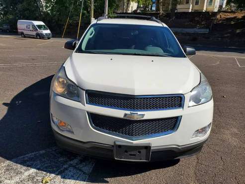 2010 Chevrolet Traverse LS - cars & trucks - by dealer - vehicle... for sale in Meriden, CT