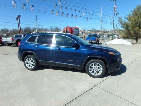 2018 Jeep Cherokee Latitude - - by dealer - vehicle for sale in Bonne Terre, IL