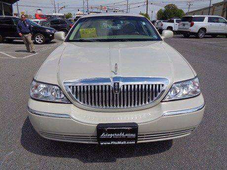 2006 Lincoln Town Car Designer Series - - by dealer for sale in Rockville, District Of Columbia