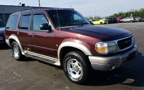 2000 FORD EXPLORER EDDIE BAUER AWD, 5 0L V8, runs good, reliable for sale in Youngstown, OH