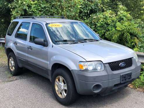 ☎️ 2006 FORD ESCAPE XLS - cars & trucks - by dealer - vehicle... for sale in Waterbury, CT