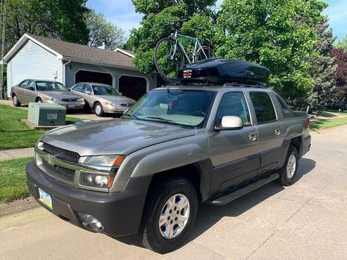 2003 Chevy Avalanche for sale in Iowa City, IA