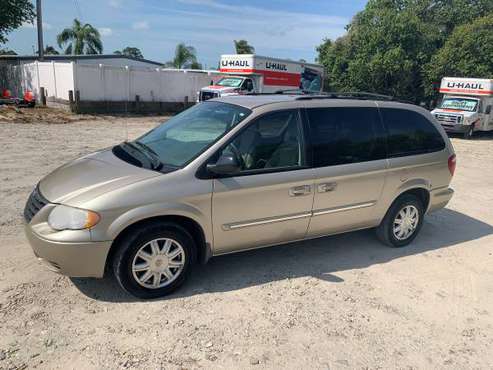 2006 Chrysler Town & Country Tour - Buy Here Pay Here - cars & for sale in tarpon springs, FL