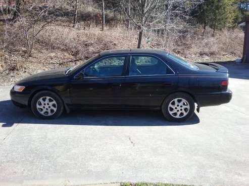 1998 Toyota Camry XLE for sale in BOSTON, KY