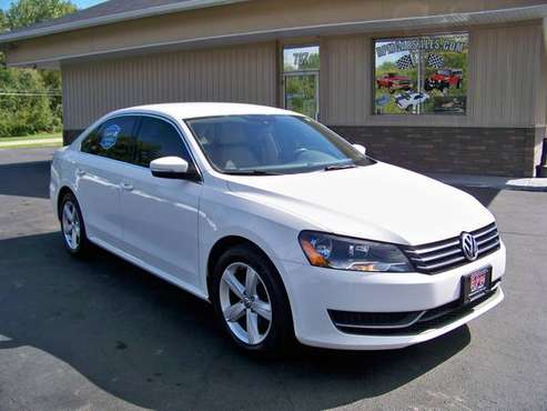 2015 VOLKSWAGEN PASSAT SE * WELL KEPT * BACK UP CAM*HEATED LEATHER -... for sale in Mogadore, OH