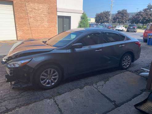 2017 NISSAN ALTIMA *** 59K miles *** ONE OWNER *** CLEAN CARFAX ***... for sale in Palatine, IL