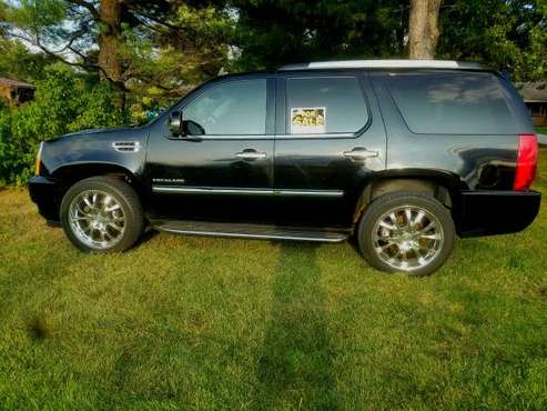 2011 CADILLAC ESCALADE LUXURY - cars & trucks - by owner - vehicle... for sale in Chippewa Falls, WI
