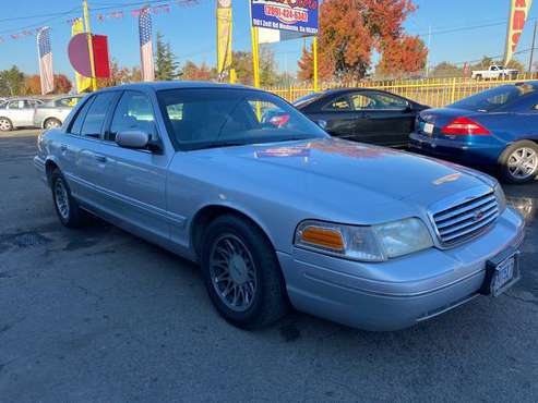 1999 FORD CROWN VICTORIA "LOW MILES" RUNS EXCELLENT - cars & trucks... for sale in Modesto, CA