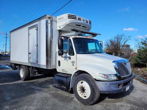 2004 International 4300 Reefer Box Truck Side Door 18 - cars & for sale in Medford, OR